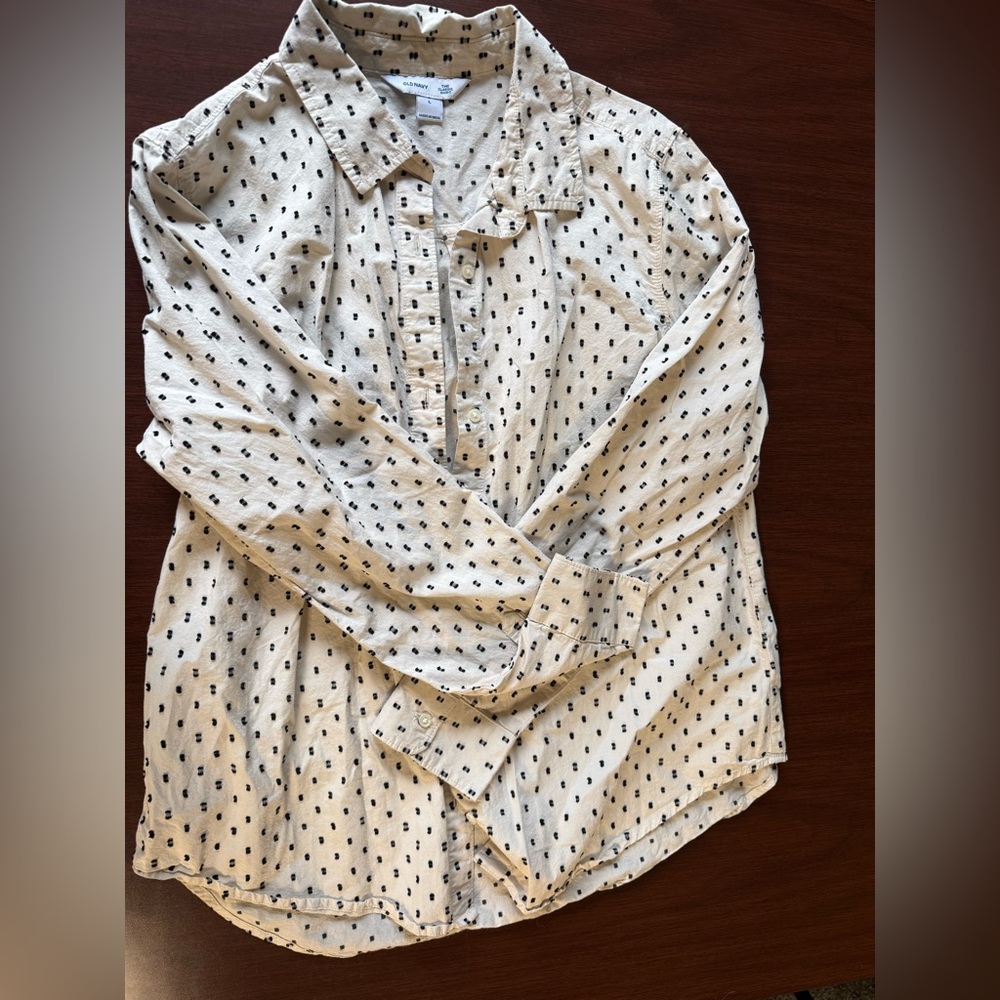 Old Navy Cream Button-Down Shirt with Black Dot Pattern